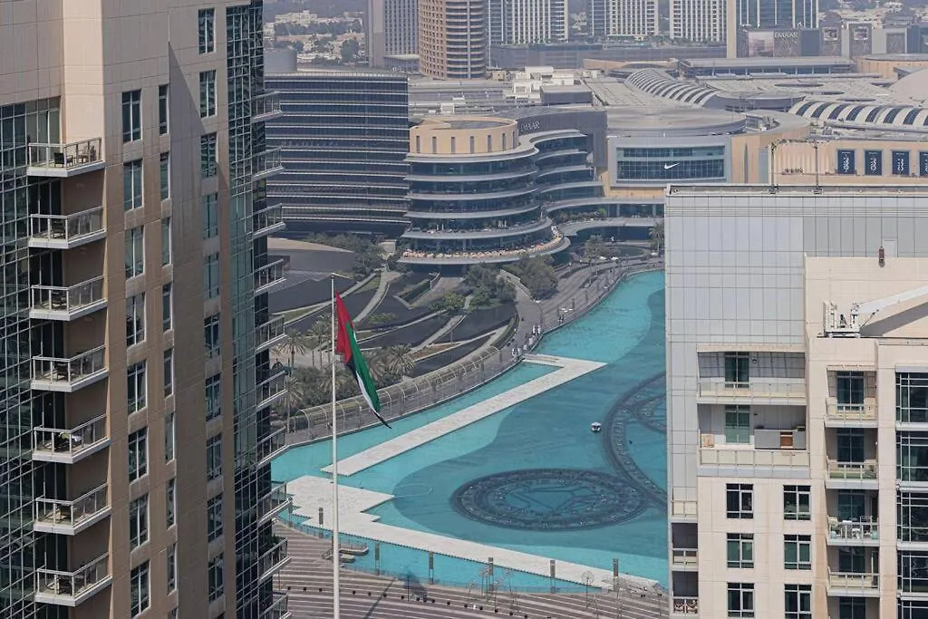 Luxurious 1-Bed, 2-Bath With Burj Khalifa Views Apartment Dubai